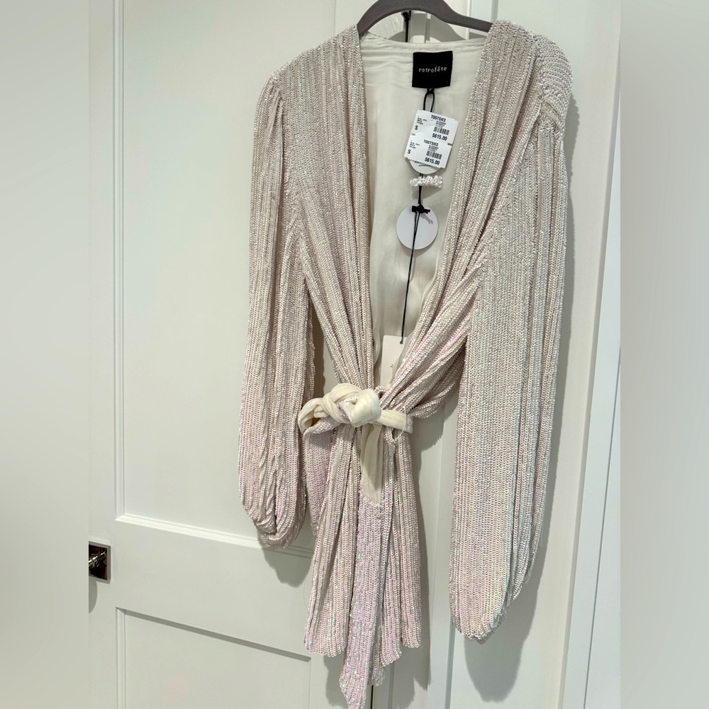NWT sequin retrofete dress in white. Tie waist. Size small.